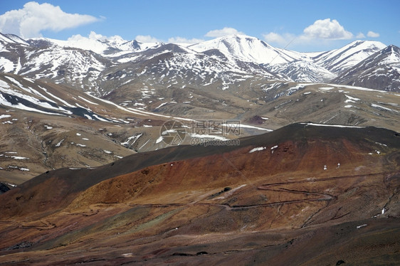 的雪山地区图片