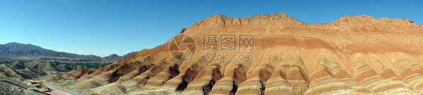 ZhanyeDanxia公园的彩色岩石图片