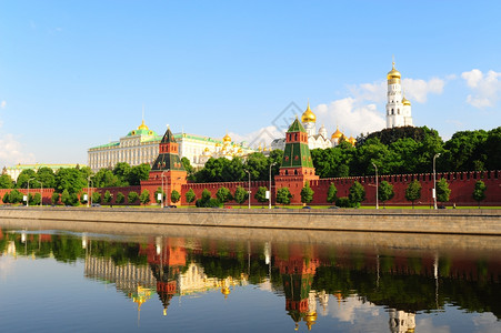 由莫斯科至河在克里姆林宫上浏览图片