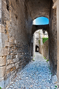 法国维尔斯市老楼的窄巷图片