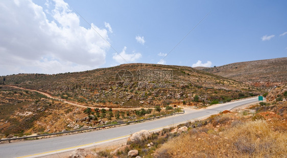 以色列撒玛利亚沙山沥青路图片