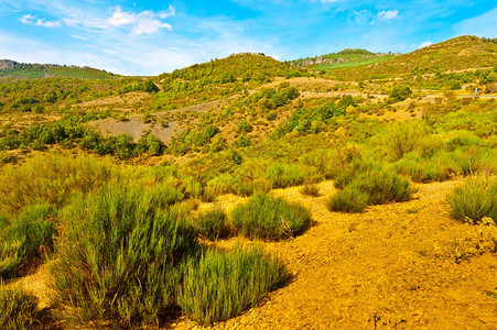 西班牙坎塔布里安山的景象图片