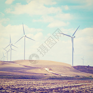 西班牙现代风涡轮发电能源回溯效应图片