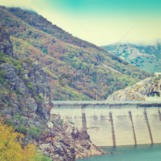 西班牙坎塔布里亚山电站水坝Instagram效应图片