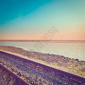 葡萄牙大西洋海岸的铁路Instagram效应图片