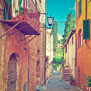意大利城的窄巷视图图片