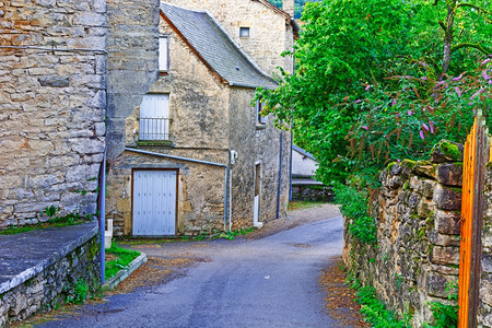 考研攻无人烟法国城市莱穆辛荒无人烟的法国城市街道背景
