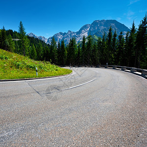 阿尔卑斯山全景道路图片