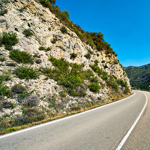 西班牙比利牛斯现代高速公路图片
