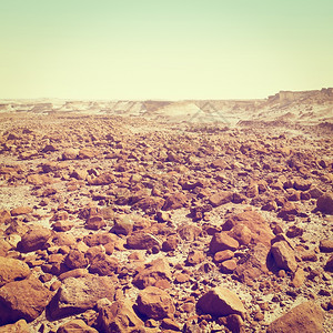 约旦河西岸犹太沙漠的石头Instagram效应图片