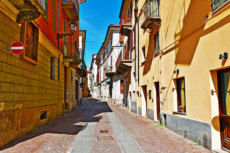 意大利的狭小街道景象图片