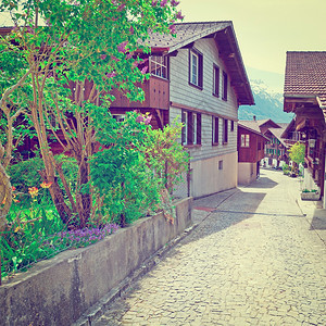 与瑞士村旧木制建筑街相联Instagram效应图片