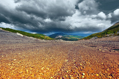 西班牙坎塔布里安山景象图片