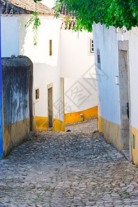 中世纪葡萄牙天台市街上图片