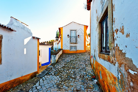 中世纪葡萄牙天台市街上图片