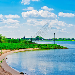 荷兰莱茵河绿海岸图片