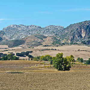 西班牙坎塔布里安山的景象Instagram效应图片