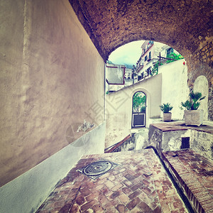意大利塞塔拉市的窄巷图片