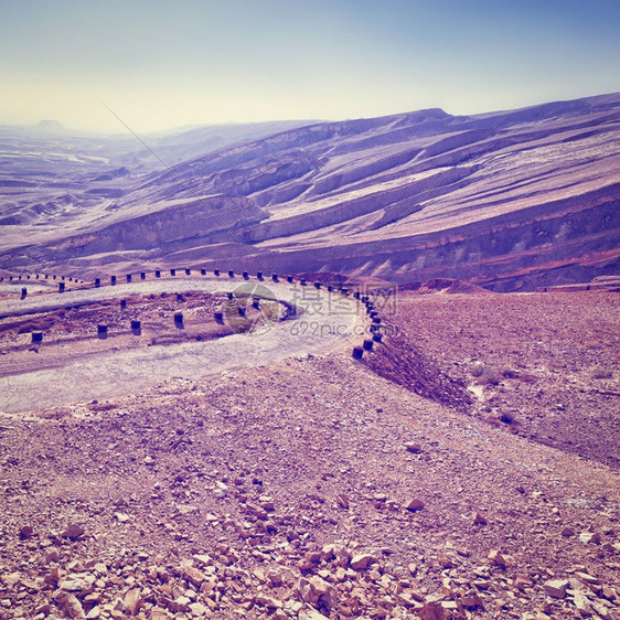 以色列朱迪亚山沙山蜿蜒的道路Instagram效果图片