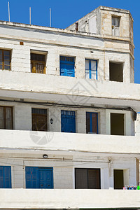 马耳他风格的窗户和阳台图片