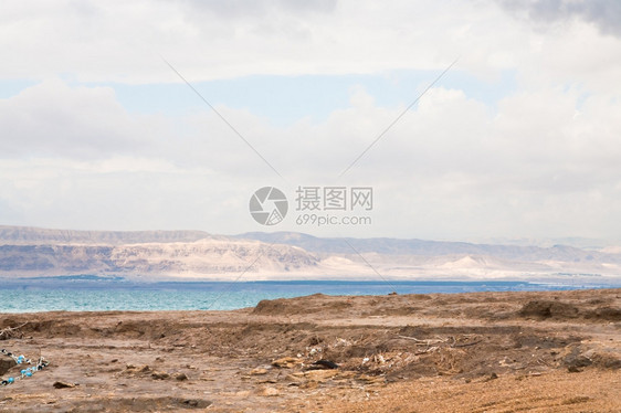 约旦死海泥沙滩图片