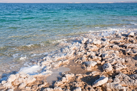 约旦死海水晶线岸图片