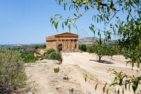 圣殿谷康科迪亚寺庙和西里阿格根托镇图片