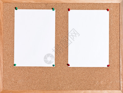 两张白纸木框软板上的图片