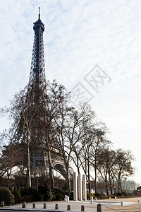 巴黎抵抗和埃菲尔铁塔广场图片