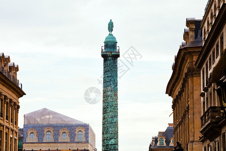 巴黎文多姆广场的文多姆柱图片