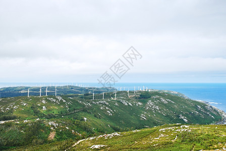 西班牙加利西亚科斯塔达莫特维兰角风力发电场图片