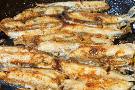 煎炸鱼尾关门图片素材