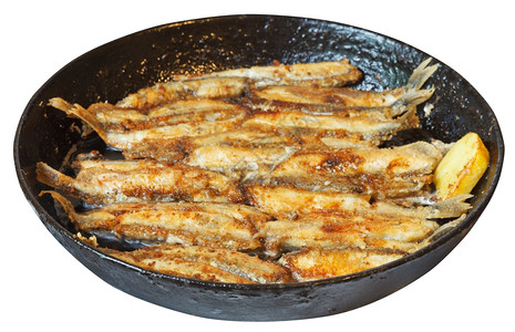 桂花鱼白底煎炸鱼披风白底隔离于背景