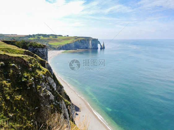 在Eretrat村附近的英国海峡岸coteddalbatre的角斗篷上图片