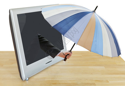 天气预报带条纹雨伞的手臂靠在白色背景隔离的电视屏幕上图片