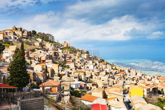 意大利西里艾多尼镇全景图片