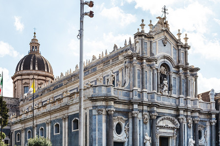 意大利西里卡塔尼亚市圣阿加萨大教堂图片
