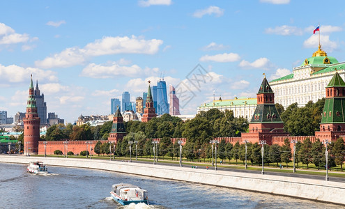 莫斯科市景阳光明媚的夏季日莫斯科市区克里姆林宫莫斯科市河堤岸克里姆林宫的景象图片