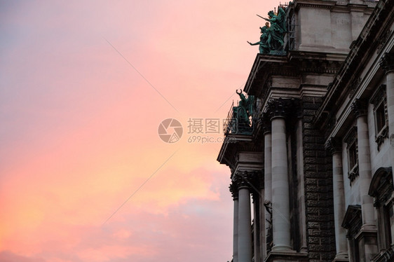 前往维也纳城市奥地利维也纳霍夫堡宫粉色日出和新汉堡图片