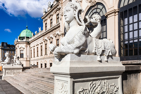 前往维也纳城市奥地利维也纳上贝尔韦德雷宫附近斯芬克雕塑图片