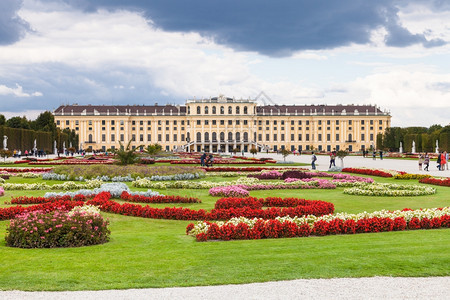 前往维也纳城市奥地利维也纳SchlossSchonbrunn宫殿花园景观设计图片