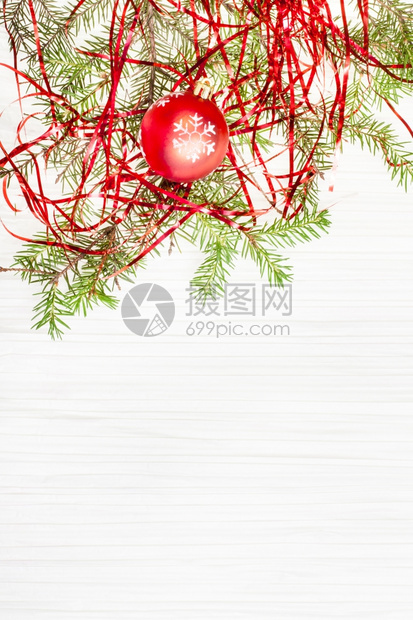 圣诞贺卡一张红X马球和棵树枝的边框印在空白纸上图片