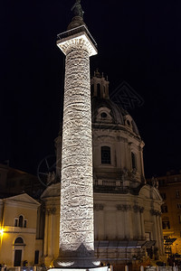 意大利之旅图拉真灯柱圣母玛利亚教堂古罗马论坛在罗马城夜晚图片