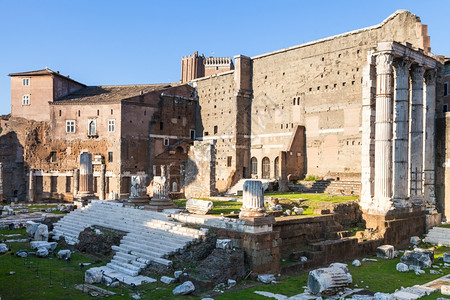前往意大利罗马市古论坛的奥古斯都与火星乌尔托圣殿的残余图片