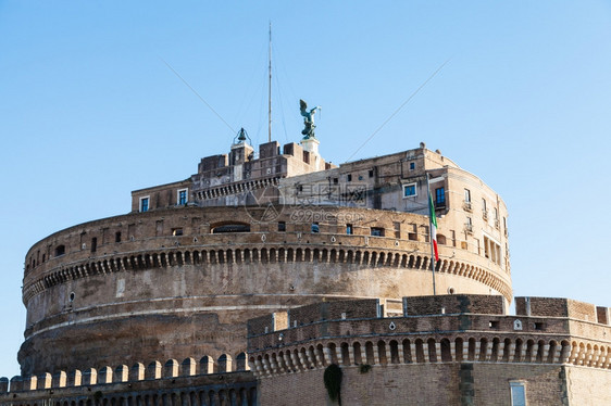 前往意大利罗马市CastelSantAngelo塔神圣天使之门哈德里安的穆萨勒姆图片