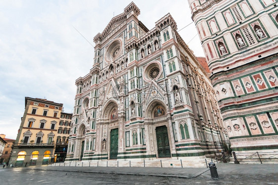 前往意大利的旅行佛罗伦萨Duomo大教堂圣玛利亚大教堂Fiore大教堂Firenze大教堂鲜花圣玛丽大教堂和Giotto在圣乔瓦图片