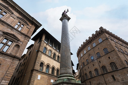前往意大利佛罗伦萨市SantaTrinita广场佛罗伦萨市古马司法柱LadyJustice柱图片