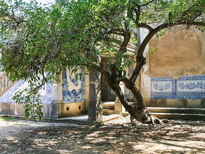 前往葡萄牙阿尔加夫埃斯托伊村的埃斯托伊宫PalaciodeEstoiPousadadeFaro外景埃斯托伊宫殿是洛可可式建筑建于图片