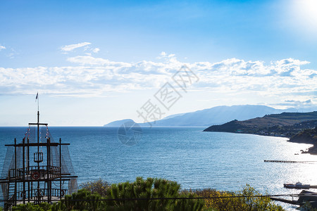 前往克里米亚查看克里米亚南部海岸的黑海附近的马洛雷琴斯基马洛里琴斯基村图片