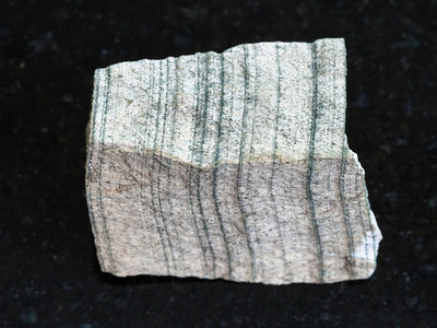 天然矿物岩石标本的大型俄罗斯普里莫尔基克赖的深花岗岩底的原Skarn石块图片